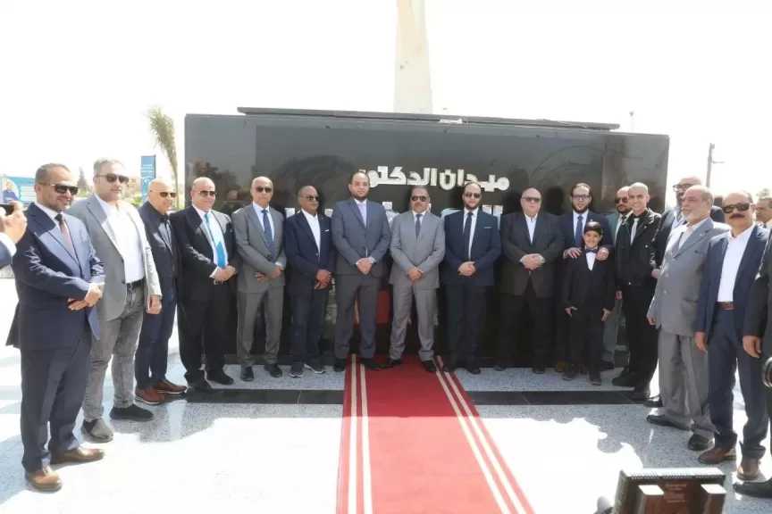 محافظ الشرقية يفتتح ميدان الغندور ويتفقد القافلة الطبية بالعاشر