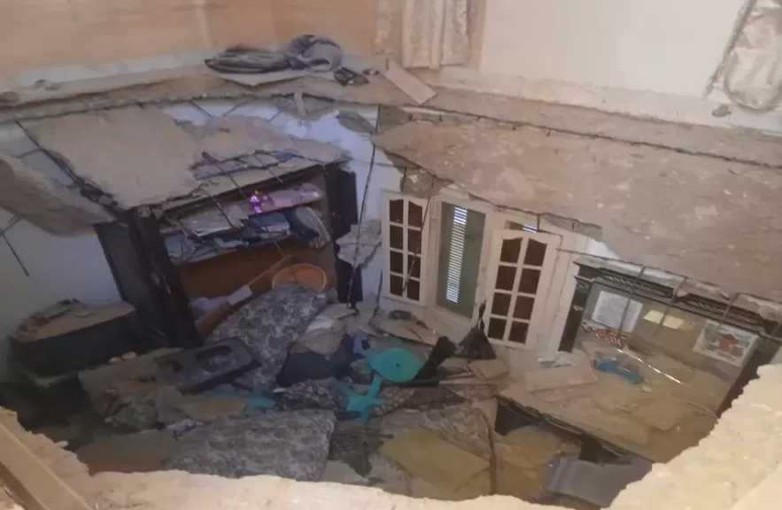 إصابة 11 شخصا في انهيار سقف عقار قديم في محرم بك وسط الإسكندرية