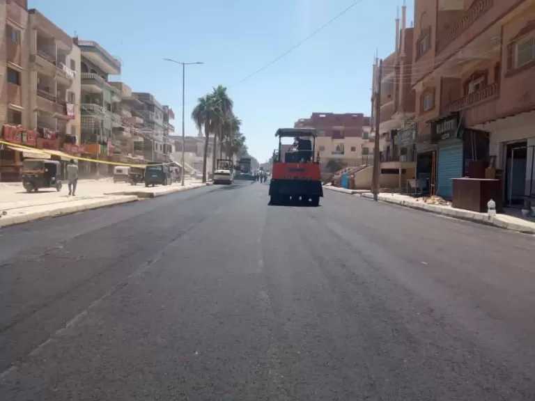 الطرق والنقل بالإسماعيلية تواصل أعمال تطوير الطريق المزدوج بمدينة فايد