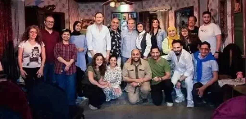 رئيس قطاع المسرح يشهد عرض يمين في أول شمال على مسرح السلام