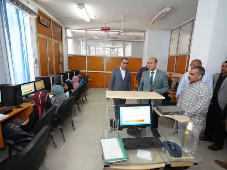 محافظ أسيوط يتفقد مركز التدريب بديوان المحافظة ويشيد ببرامجه المتطورة في تأهيل الشباب والخريجين لسوق العمل
