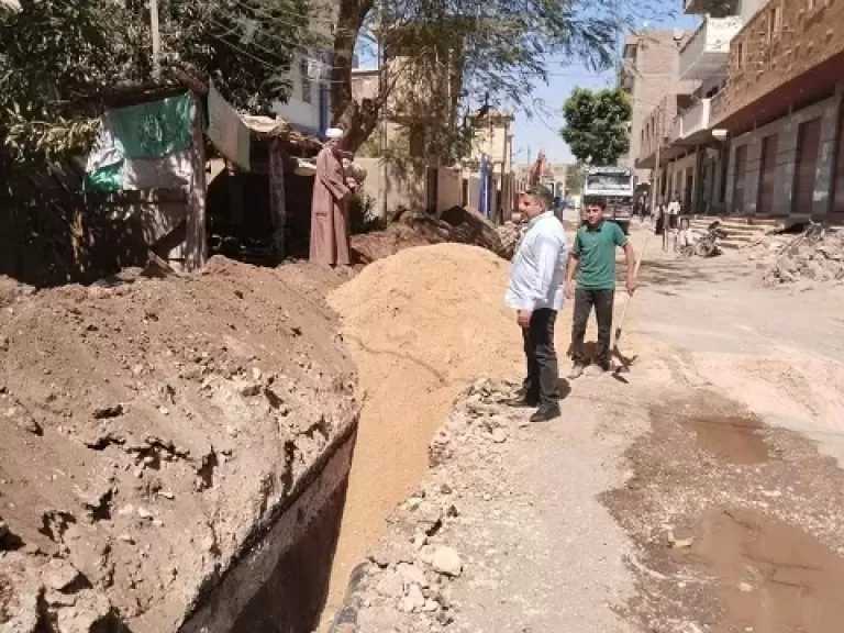 محافظ أسيوط يتابع إحلال وتجديد خط مياه الشرب بجزيرة ساحل سليم واستكمال تطوير شارع التحرير