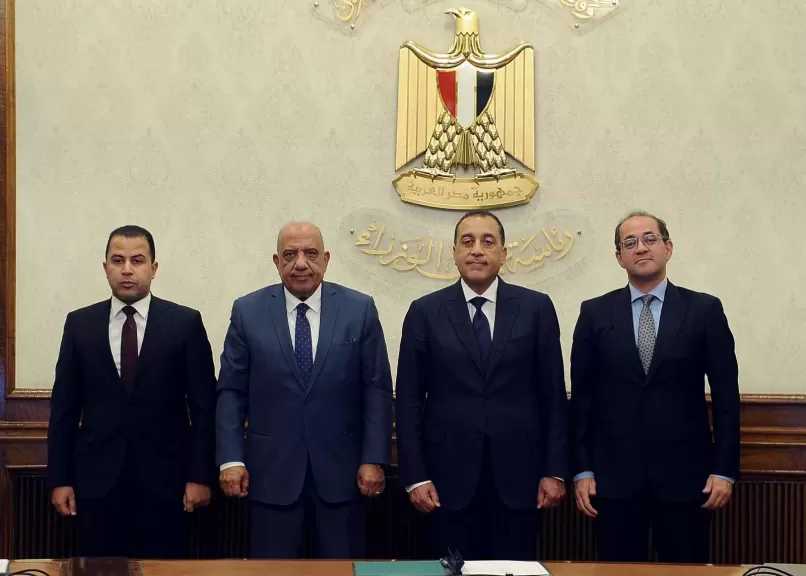 رئيس الوزراء يشهد توقيع بروتوكول بين شركة تحيا مصر ووزارتي الكهرباء و المالية