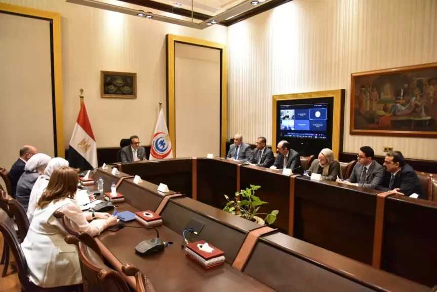 وزير الصحة يعقد اجتماعًا مع نخبة خبراء لبحث تطوير منظومة زراعة الأعضاء