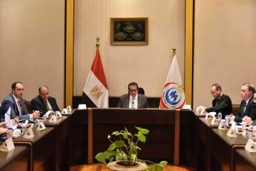 وزير الصحة يعقد اجتماعاً مع نخبة خبراء لبحث تطوير منظومة زراعة الأعضاء