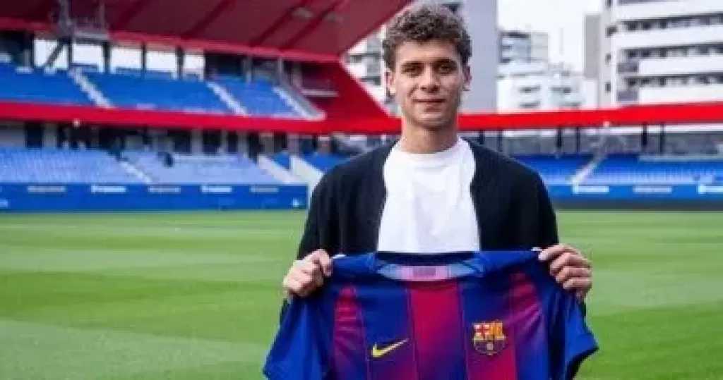 برشلونة يدرس تفعيل بند شراء حمزة عبد الكريم من النادي الأهلي