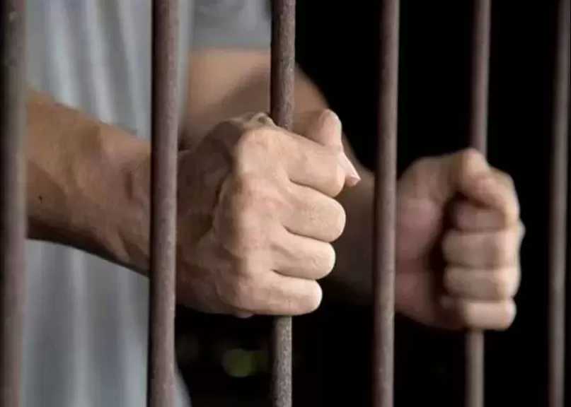 السجن المشدد 10 سنوات لمتهم بتهديد فتاة على الواتساب في سوهاج