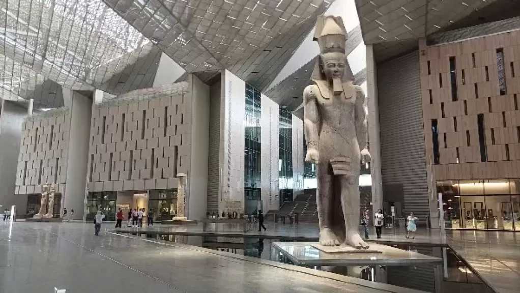 المتحف المصري الكبير يعلن إطلاق محطة الطاقة الشمسية الجديدة