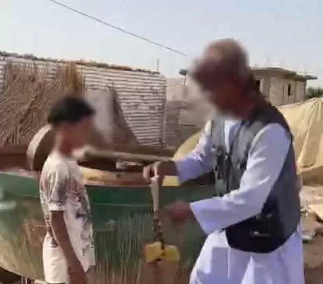 كشف ملابسات فيديو لشخصين يستخدمان طاحونة لاستخلاص خام الذهب