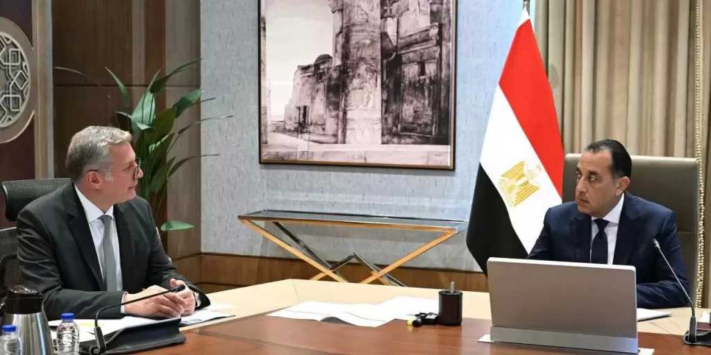 رئيس الوزراء يلتقي وزير البترول والثروة المعدنية لمتابعة عددٍ من ملفات العمل