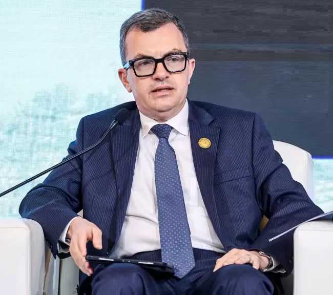 د. أحمد رستم: الأداء الحالي للاقتصاد المصري يعكس تحولًا نحو نموذج نمو أكثر مرونة وتنوعًا
