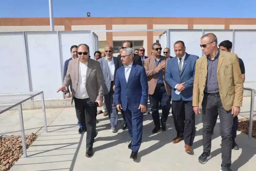 رئيس هيئة تنمية الصعيد يلتقي بمحافظ بني سويف لبحث سبل التعاون المشترك وتفقد عدد من المشروعات التنموية بالمحافظة.