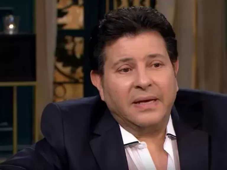 ابن عم هاني شاكر يكشف كواليس اللحظات الأخيرة للفنان الراحل: صلى الفجر مع أحفاده من ابنته الراحلة