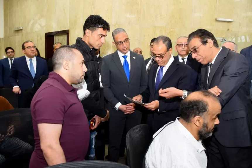 وزير الخارجية يعيد افتتاح مكتب تصديقات أحمد عرابي بالمهندسين عقب رفع كفاءته