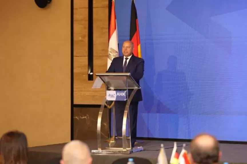 وزير النقل: نعمل على تحويل مصر إلى مركز إقليمي لنقل وتجارة المواد البترولية