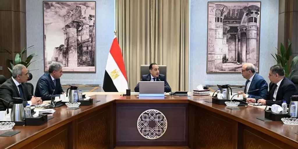 مدبولي: تيسير الإجراءات المتعلقة بدخول السائحين وخروجهم عبر جميع المطارات والمنافذ المختلفة