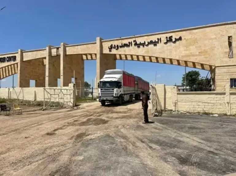 العراق يعلن دخول أول 3 شحنات تجارية سورية منذ سقوط بشار الأسد