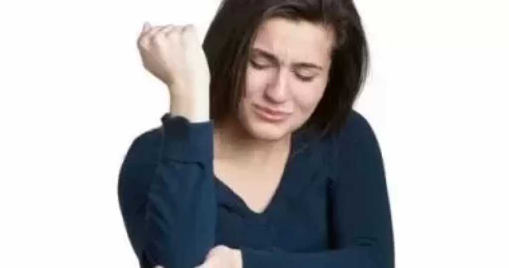 مرض صامت يصيب 40% من البالغين.. خطر خفى يهدد العظام
