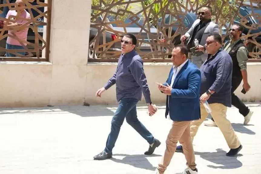 مصطفى كامل وحلمي عبدالباقي وأحمد موسى يودعون هاني شاكر