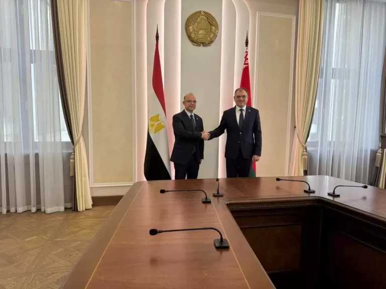 نائب رئيس الوزراء البيلاروسي: بيلاروسيا تتطلع لجعل مصر مركزاً إقليمياً لتجميع وتصنيع الجرارات والمعدات والصناعات الدوائية والغذائية