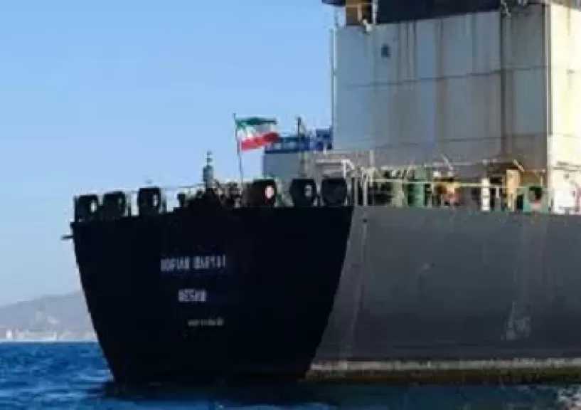 الجيش الأمريكي يطلق النار على ناقلة نفط إيرانية في خليج عمان