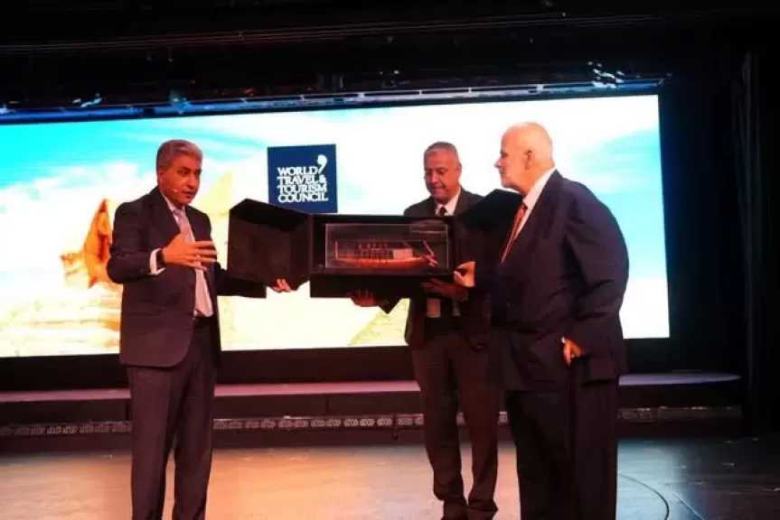وزير التخطيط: نجاح قطاع السياحة المصري في استعادة زخم النمو وزيادة أعداد السائحين رغم التحديات والأحداث العالمية المتلاحقة