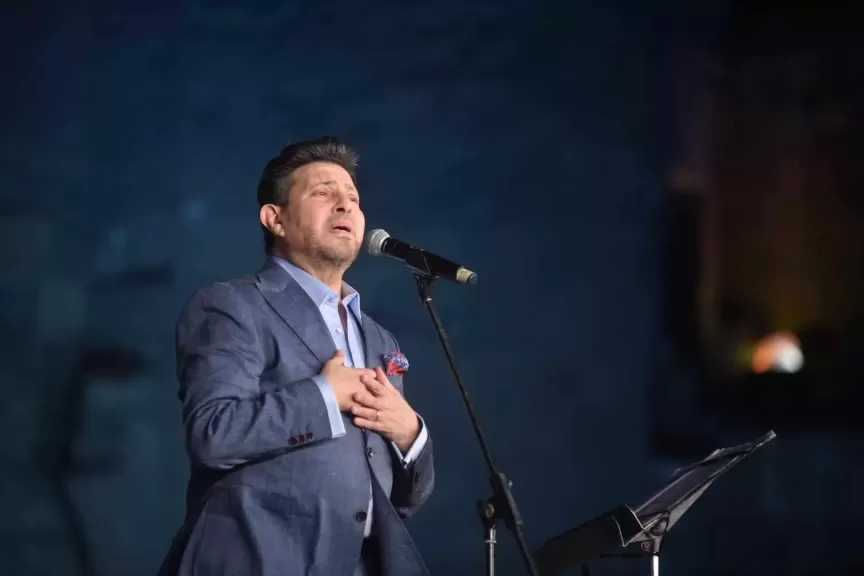 خالد يوسف: هاني شاكر كان يستحق جنازة شعبية.. وجماهيره كانت ستصنع مشهدا سيظل باقيا في الوجدان