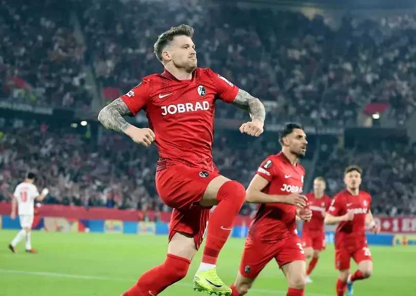 فرايبورج يتأهل إلى نهائي الدوري الأوروبي بثلاثية أمام براجا