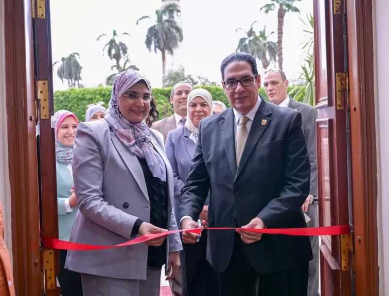 رئيس جامعة القاهرة يفتتح مدرج «والي» بكلية العلوم بعد تطويره الشامل| صور