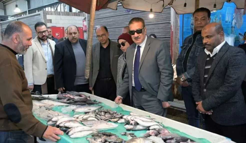 محافظ بورسعيد يوجه بزيادة منافذ بيع السلع التموينية استعدادا لعيد الأضحى