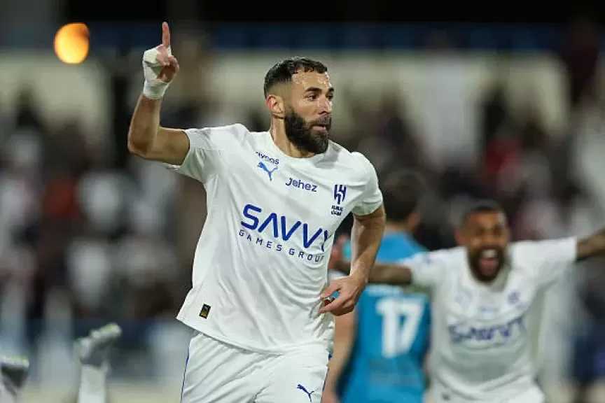 بنزيما: فخور بالتتويج بأول ألقابي مع الهلال