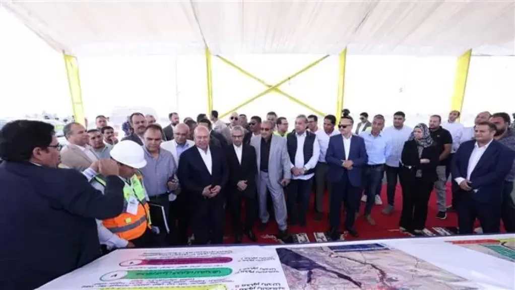 وزير النقل يشهد التشغيل التجريبي للمرحلة الأولى من محور الفشن التنموي ببني سويف وفتح مرحلتي محور ديروط بأسيوط