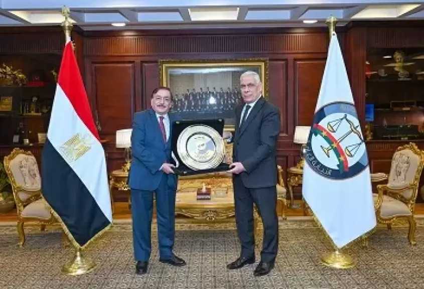 النائب العام يستقبل رئيس محكمة استئناف أسيوط لبحث تعزيز التعاون القضائي
