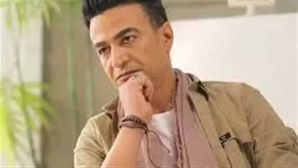 سمسم شهاب يطلب الدعاء لوالدته