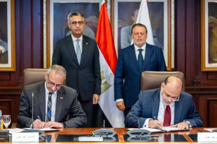 محافظ البنك المركزي ووزير التموين يشهدان توقيع بروتوكول تعاون مشترك يتيح للقطاع المصرفي الاستعلام الإلكتروني المجمع
