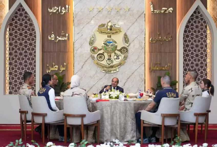 السيسي يتفقد مقر القيادة الاستراتيجية.. ويوجه رسائل طمأنة ودعم لوحدة الصف العربي