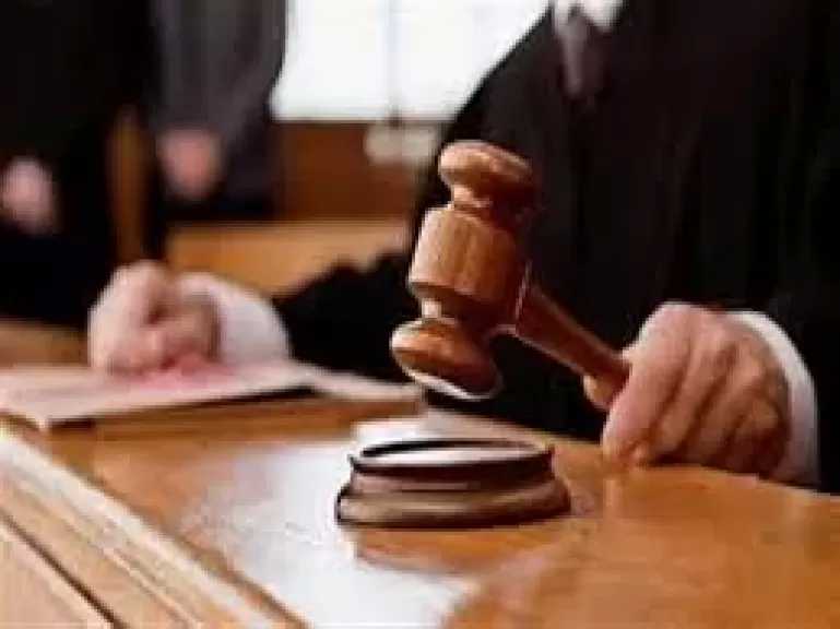 النيابة تُحيل متهما بنشر ادعاءات كاذبة ضد أستاذ بجامعة خاصة للمحاكمة الجنائية بتهمة تكدير السلم العام