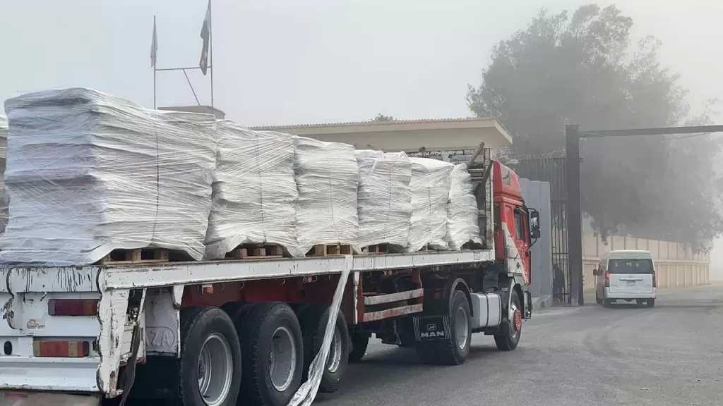 الهلال الأحمر المصري يطلق قافلة زاد العزة الـ193 بحمولة 4417 طن مساعدات لدعم الأشقاء الفلسطينيين