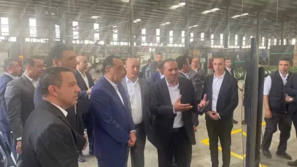 مدبولي يتفقد مصنع إنتاج كابلات الكهرباء بالسادات