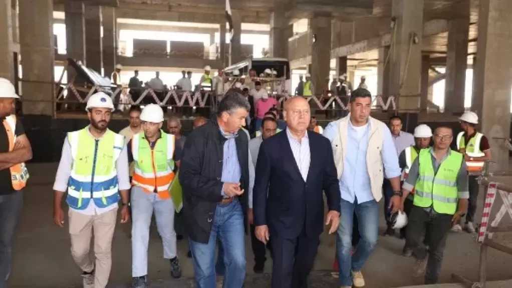 وزير النقل: توجيهات رئاسية بعدم تضرر أي مواطن من المشروعات القومية وصرف التعويضات العادلة