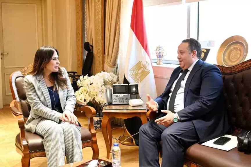 وزيرة الإسكان تبحث مع نقيب المهندسين تعزيز التعاون المشترك