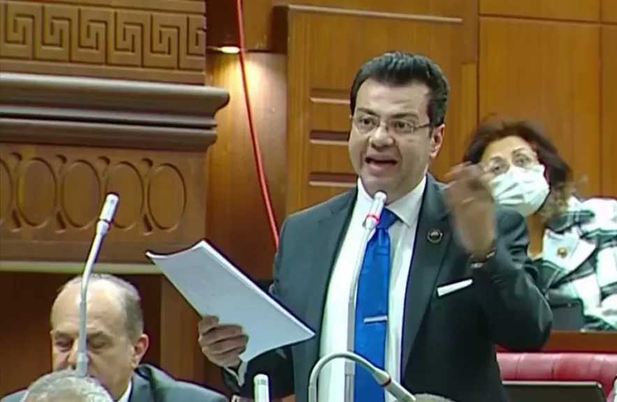 النائب إيهاب زكريا: مصر للطيران تواجه تحديات كبيرة بسبب المنافسة الإقليمية وشركات الطيران الاقتصادي