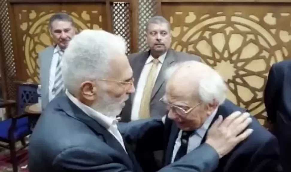 رشوان توفيق يبكي بعد وفاة عبدالرحمن أبو زهرة: خسارتنا كبيرة وفقدنا قيمة فنية عالمية