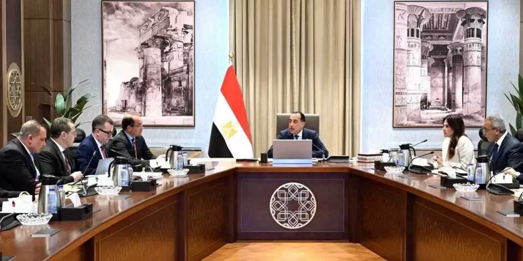 رئيس الوزراء يُتابع موقف سداد مستحقات هيئة المجتمعات العمرانية الجديدة لدى عدد من الوزارات والجهات