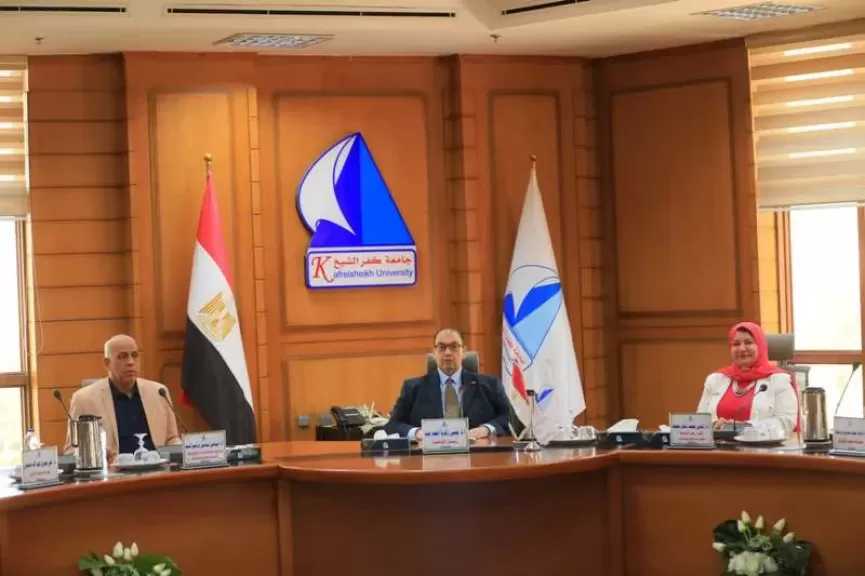 مجلس عمداء جامعة كفر الشيخ: التحول الرقمي والذكاء الاصطناعي في صدارة الأولويات