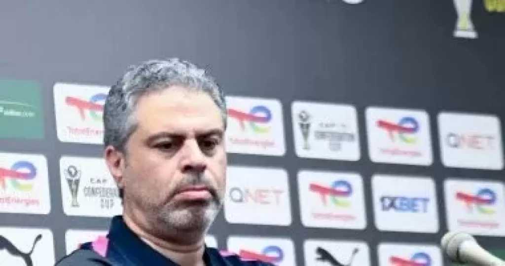 معتمد جمال يعقد جلسة مع اللاعبين على هامش مران اليوم استعدادا لاتحاد العاصمة