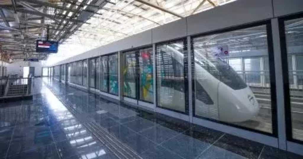الهيئة القومية للأنفاق: تخفيضات 50% للمشتركين بمونوريل شرق النيل