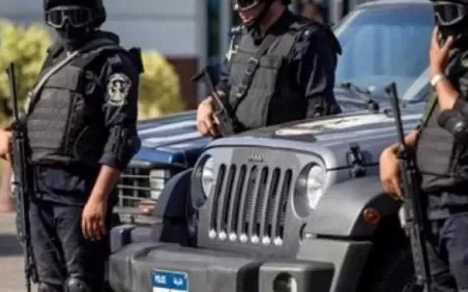 ضبط سائق سيارة نقل أعلى كوبري الأزهر تسبب في تعطل حركة المرور