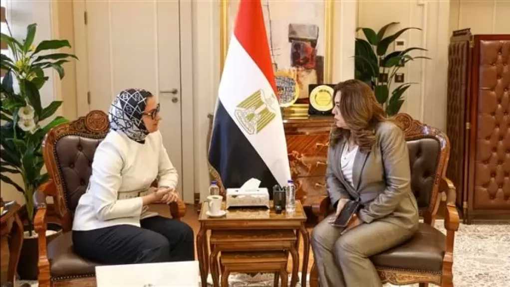 وزيرة التنمية المحلية تتابع مع محافظ الوادي الجديد الملفات الخدمية والمشروعات التنموية