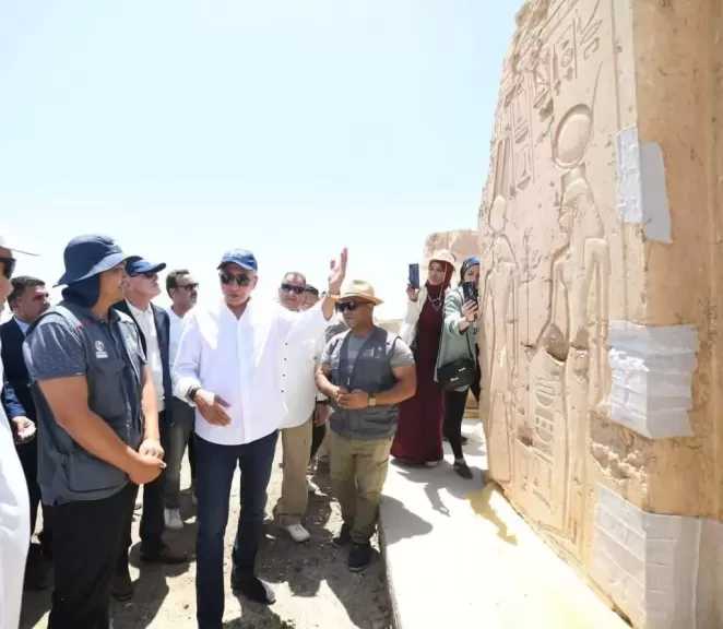 وزير السياحة والآثار يتفقد أعمال ترميم الصرح الأول لمعبد الرامسيوم